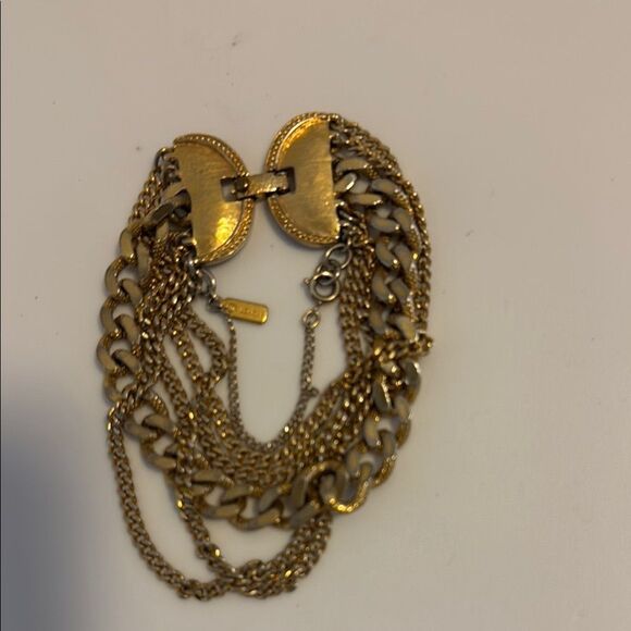 Monet Signed Vintage Chunky Chain Gold Tone Bracelet with safety chain. - Picture 1 of 8